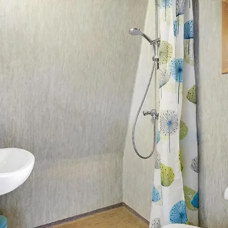 2 Bedroom Awesome In Feriehus