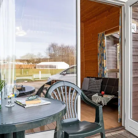 Vakantiehuis 2 Bedroom Awesome In